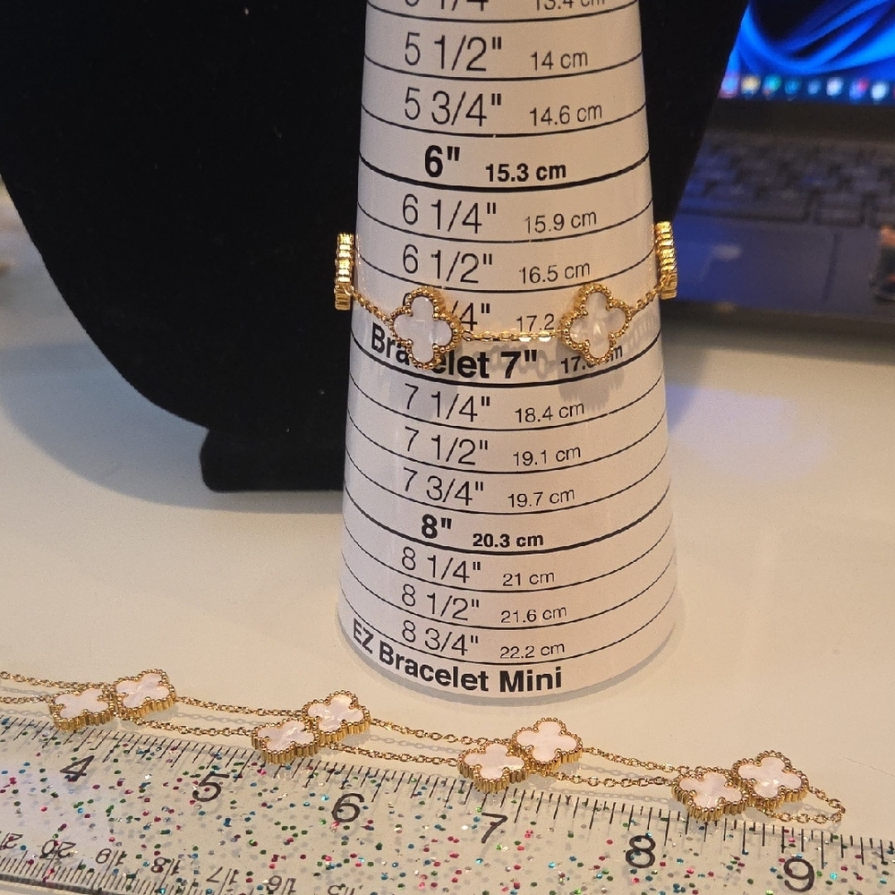 Elegant Gold and White Clover Necklace - Picture 3 of 4